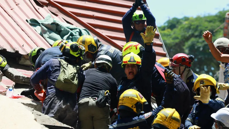 Rescuers scramble for survivors with 180 dead in Colombia earthquake