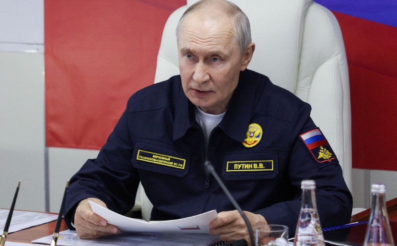 Putin threatens retaliatory seizures of European ships