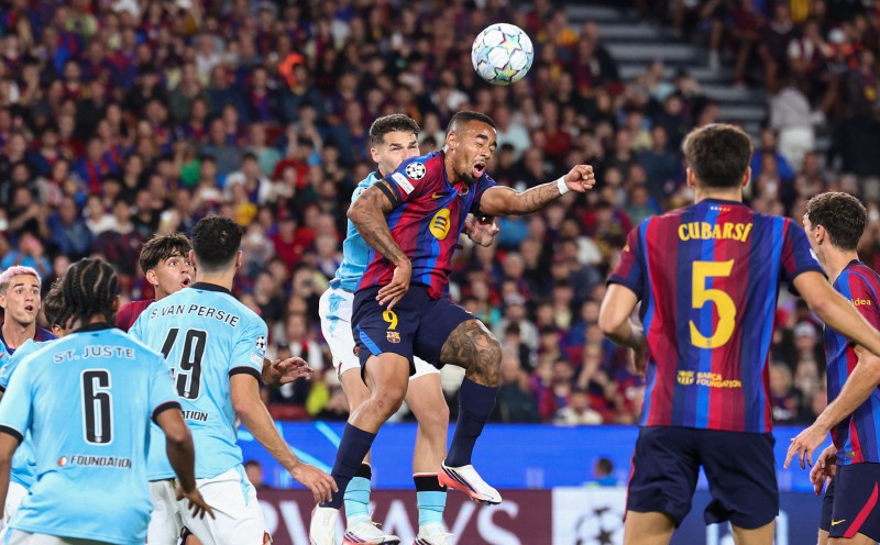 Rampant Raphinha bags brace as Barcelona rout Feyenoord