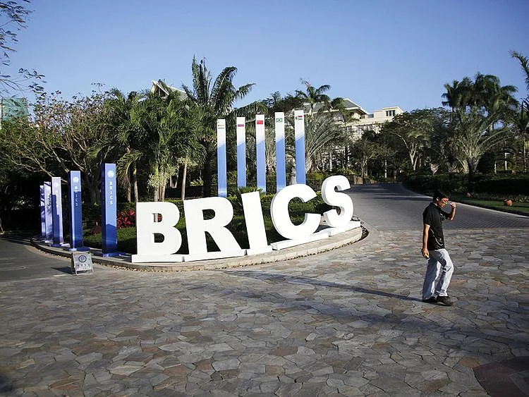 UAE pushes for stronger BRICS financial cooperation at India meeting