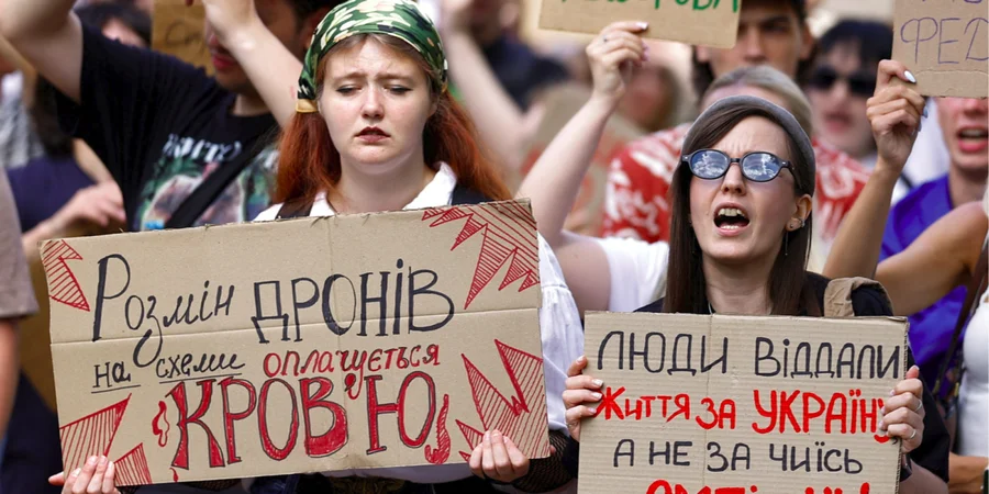 Corruption overtakes Russian attacks as Ukrainians’ top threat, polls find