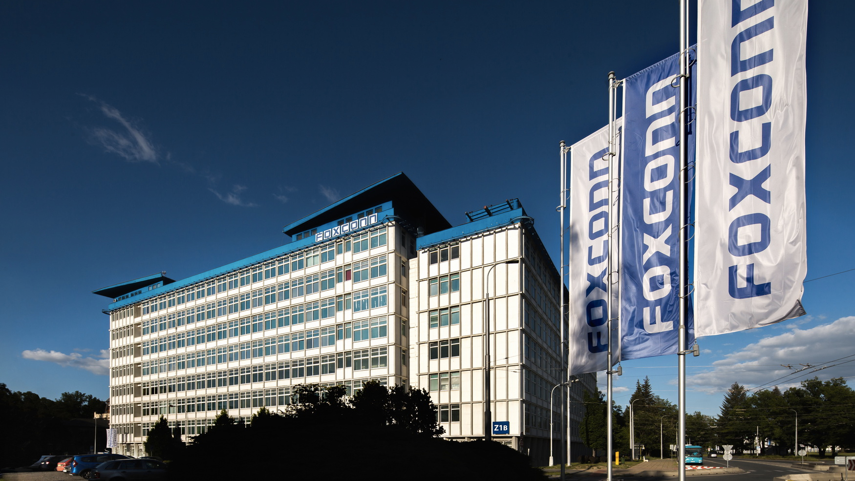 Foxconn 2nd-quarter net profit rises 35% on AI demand