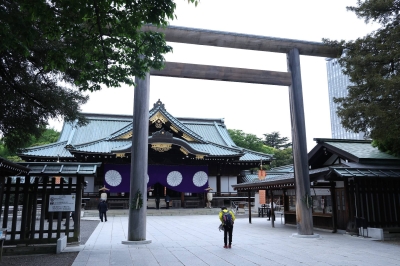 Ban on military-style clothing does not apply to active-duty members, Yasukuni clarifies