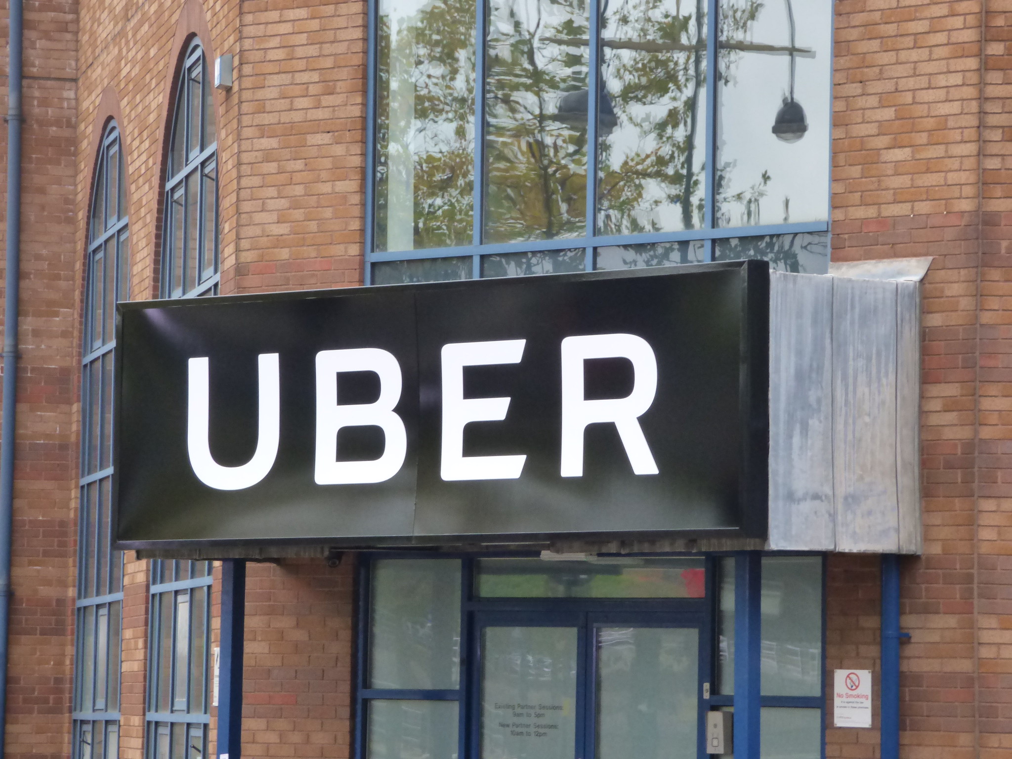 Uber invests $10m in India fleet startup Carrum