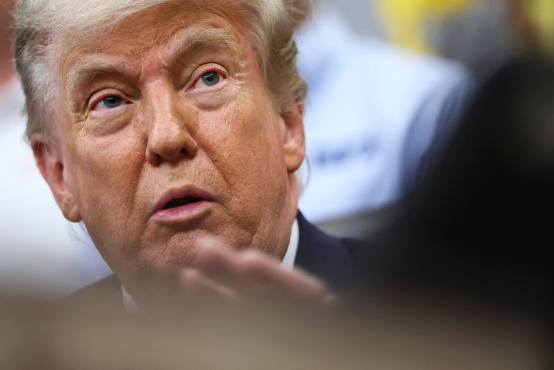 Trump promises $5,000 dividend to every U.S. adult if GOP wins midterms