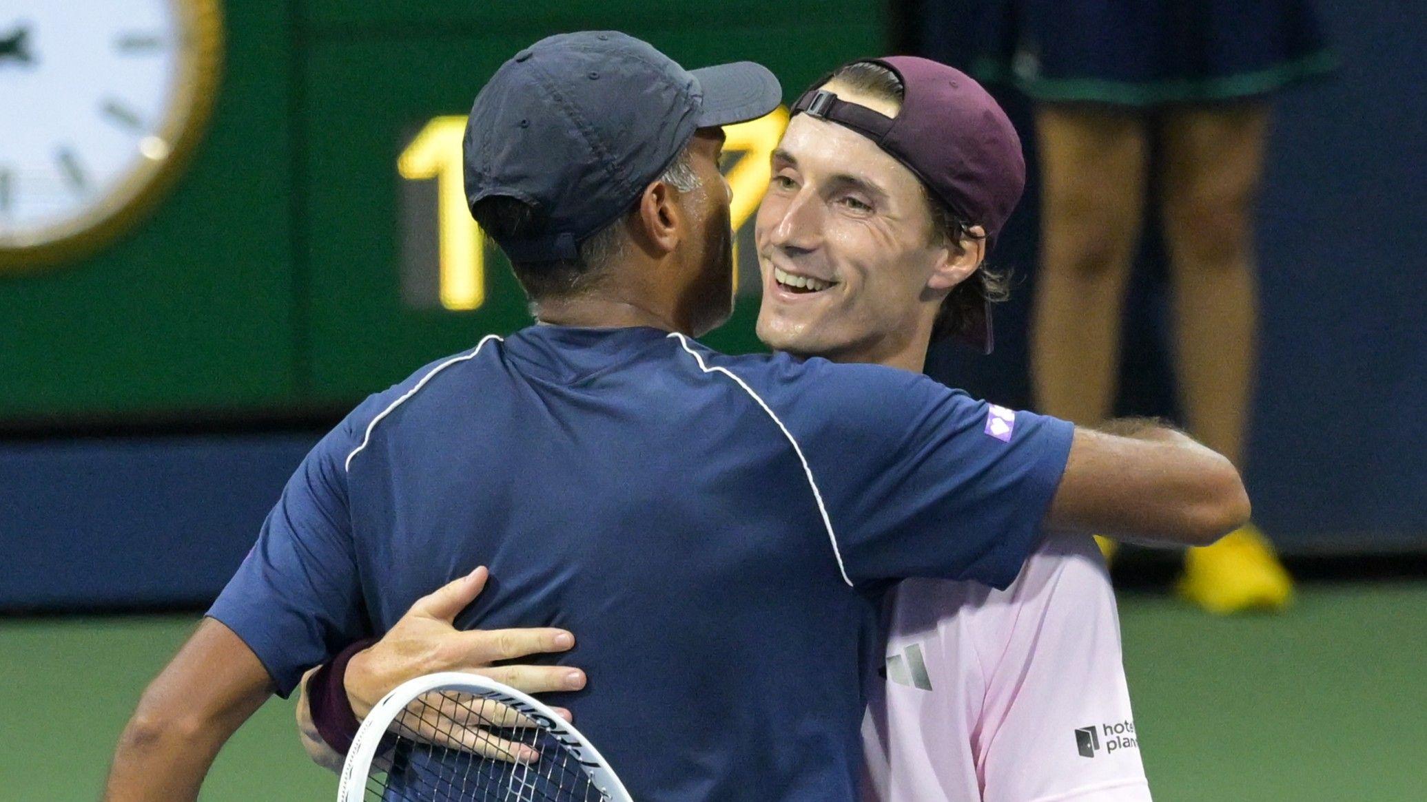 GB's Salisbury & Ram beat defending champions to reach semis