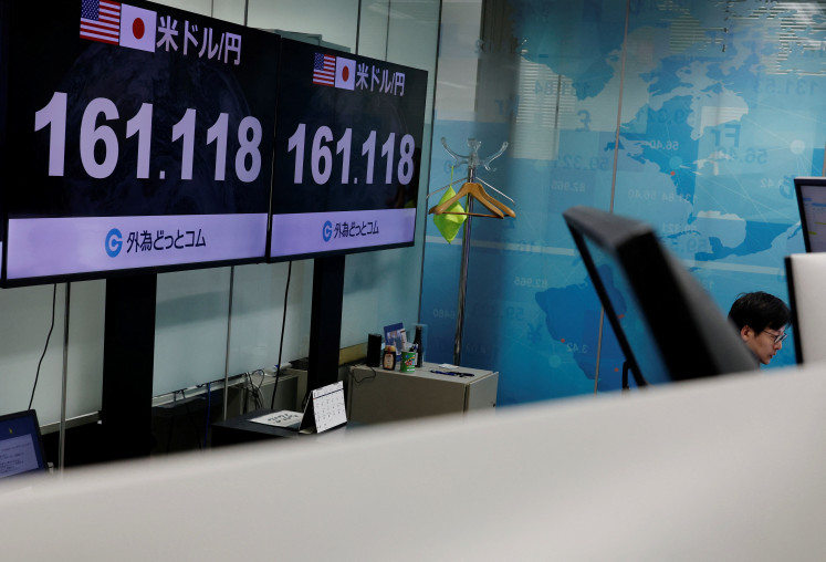 Currency markets subdued as oil shock lifts global yields