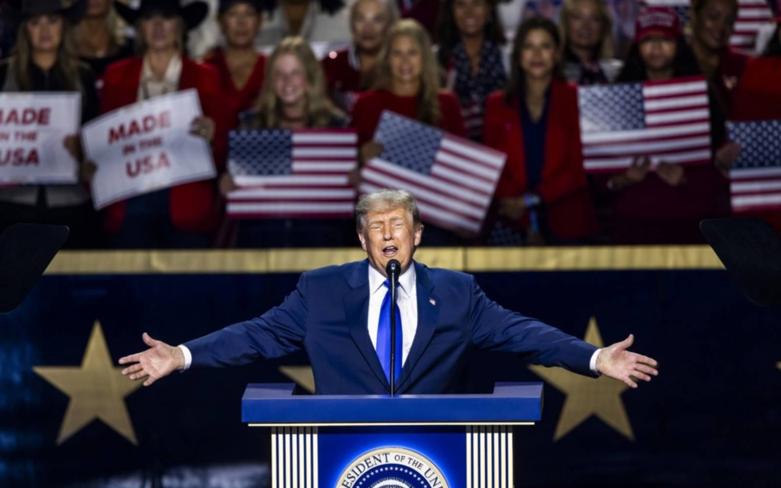 Trump takes centre stage as Republicans fight midterm tide