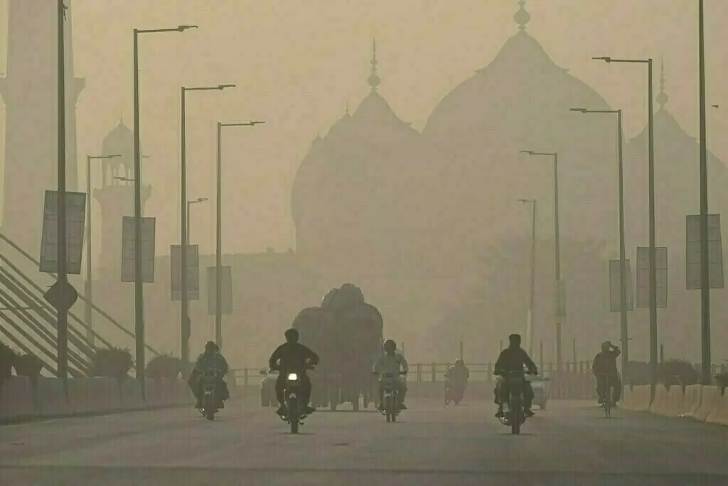 Lahore moves to 16th position among world’s most polluted cities