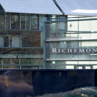 Beim Genfer Luxuskonzern Richemont zeichnet sich eine Wachablösung ab: Johann Rupert gibt seinem Sohn mehr Verantwortung