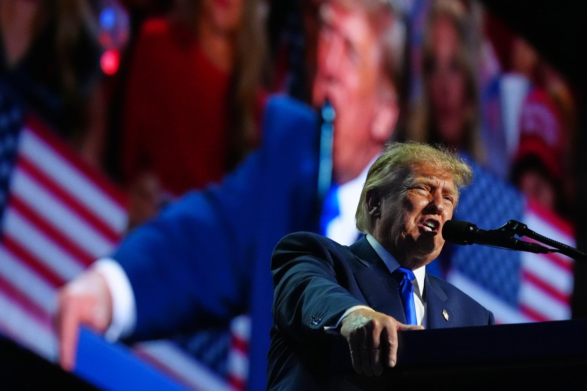 Trump promises $5,000 to every US adult if Republicans win midterms