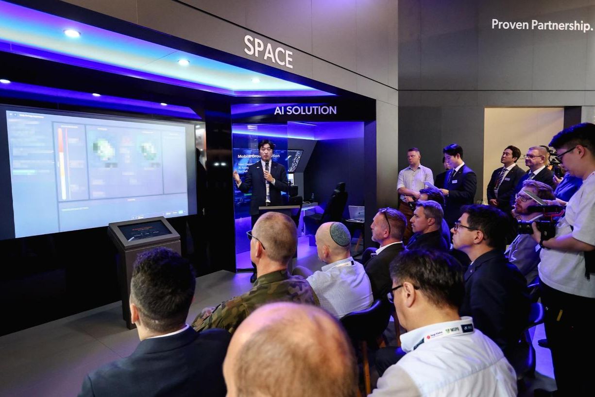 Hanwha Systems unveils real-time space AI tech at Polish defense expo