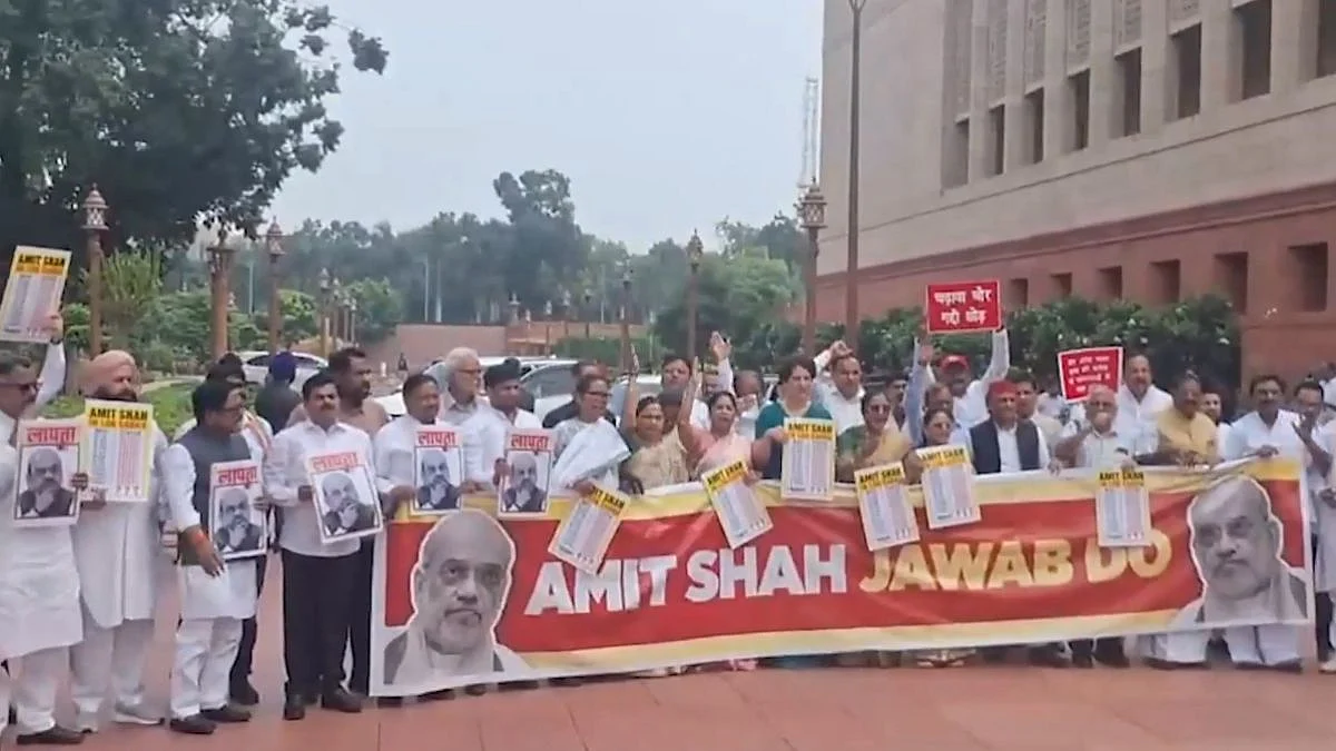Parliament Standoff Escalates: NDA, Opposition Clash Over Student Protests, Exam Irregularities & Ram Temple Donation Row | Video