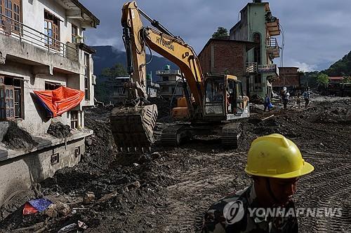 (2nd LD) S. Korea to send 2nd disaster relief team to Nepal as flood response shifts to recovery
