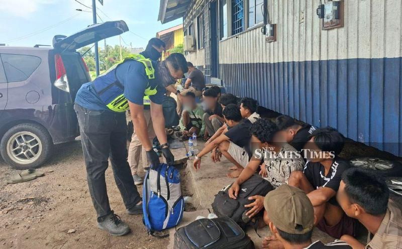 12 undocumented migrants intercepted in Kelantan, 2 'tekong darat' held