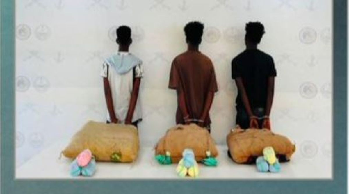 Three Ethiopians arrested in Asir for smuggling 66 kg of khat