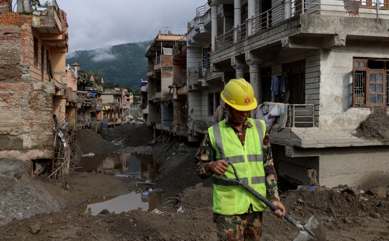 Nepal flood death toll tops 1,410 as search for survivors continues