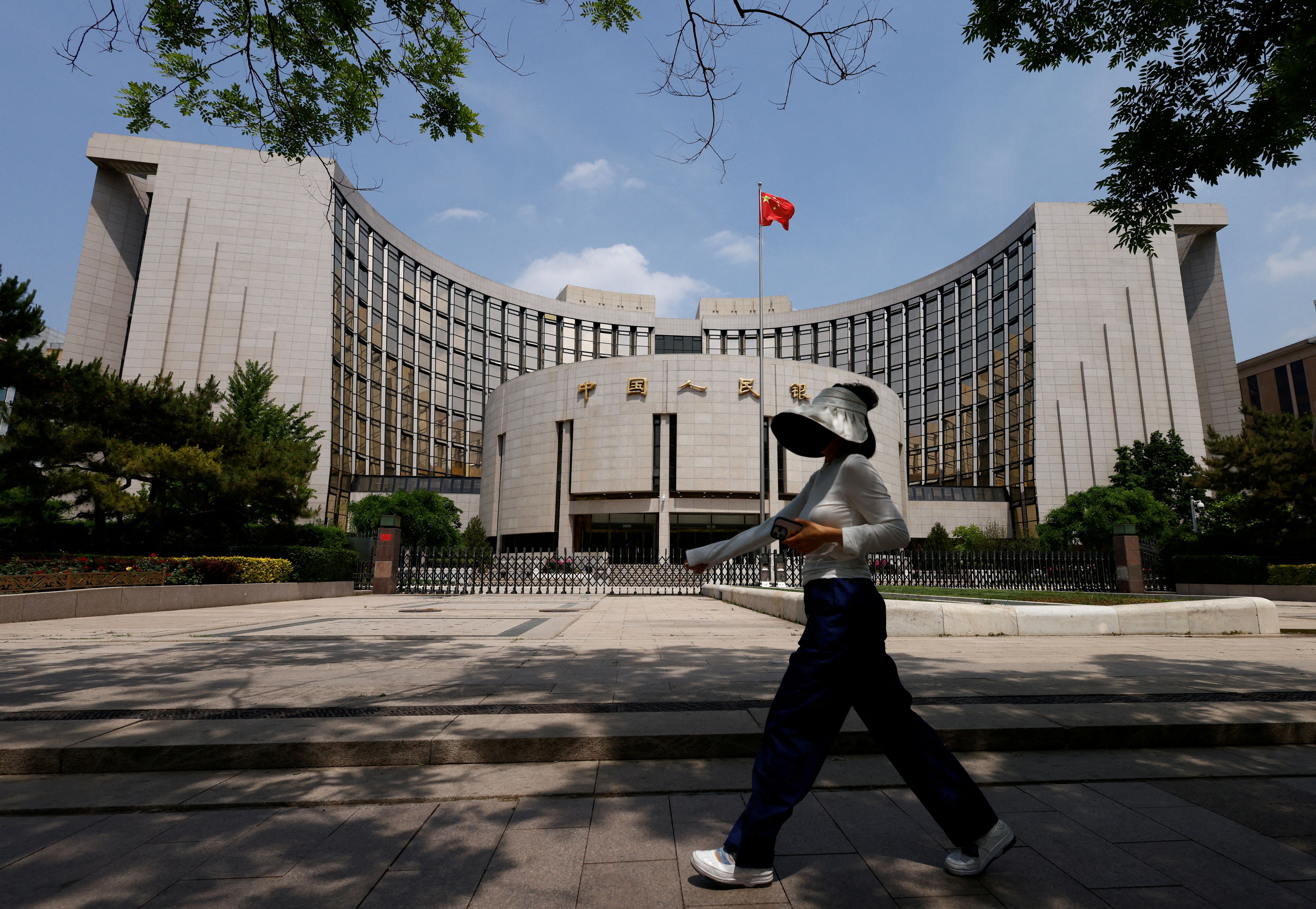 Chinese inflation accelerates for first time in months