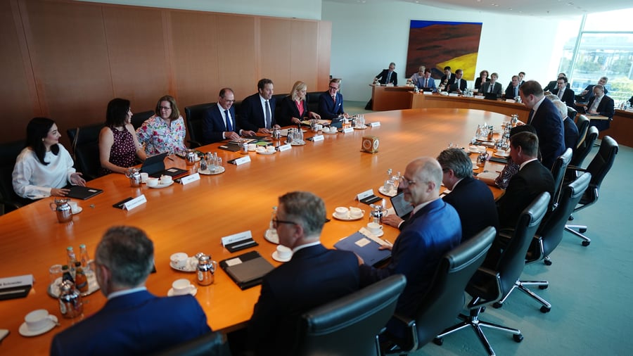 Reforms: New powers for intelligence services, customs, and old-age provision - this is what the cabinet decided today