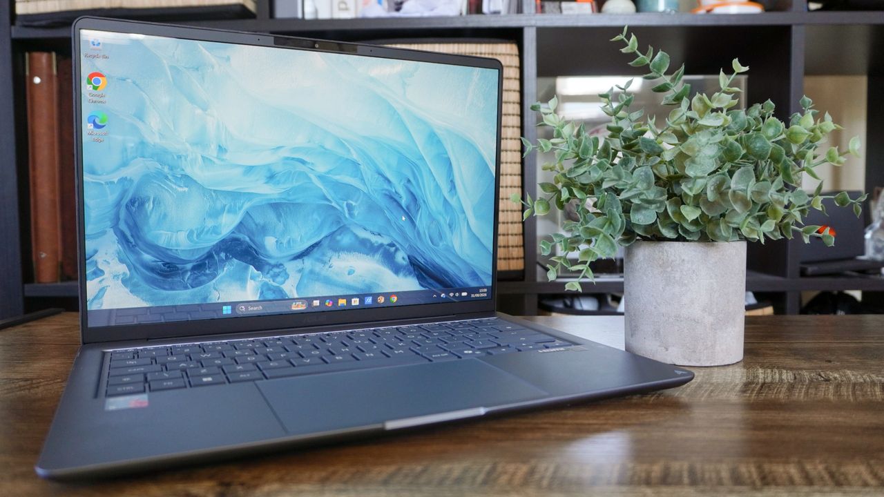 I stress-tested the Asus Zenbook 14 for college — it’s a great fit, but Windows on 8GB RAM is a problem