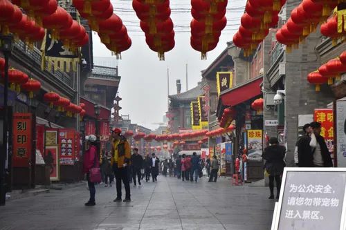 China's services consumption market gains momentum