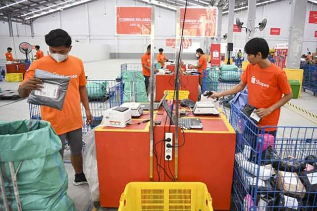 Retailers decry ‘unfair’ tax advantage for e-commerce