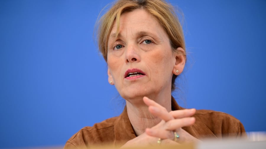 Reform plans: Cabinet: No more alcohol for 14-year-olds