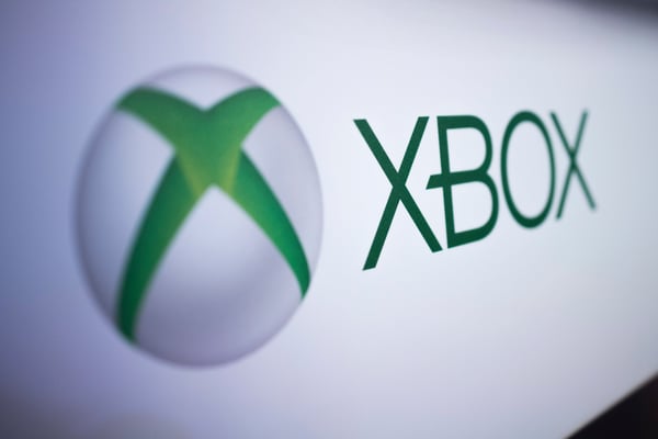 A prototype Microsoft Xbox Elite controller leaked with a tiny built-in screen