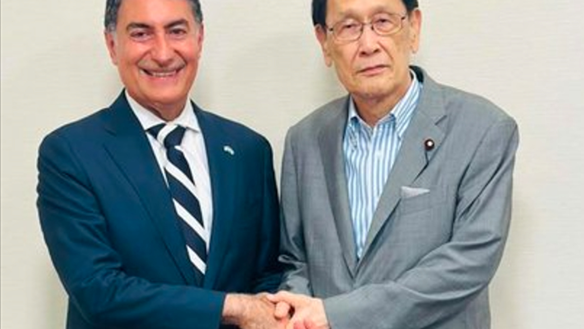 Saudi ambassador to Japan discusses stronger ties with Japanese lawmaker