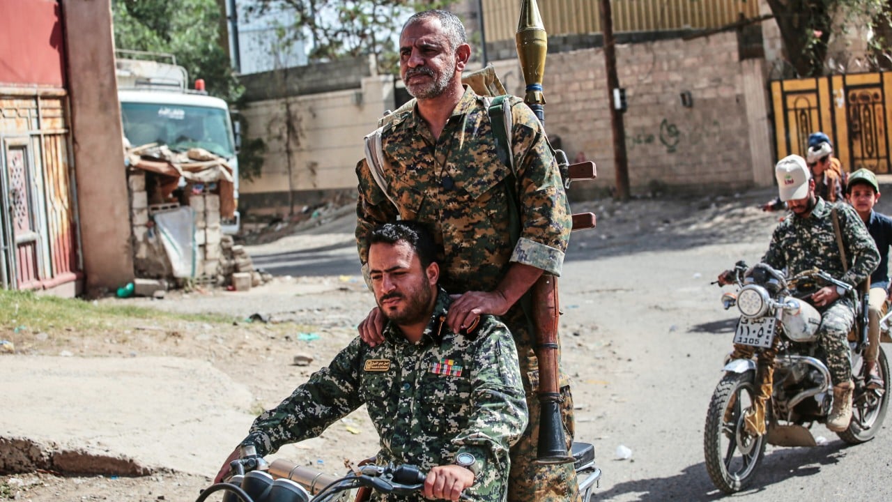 Yemen’s Houthis reach strategic island in Bab el-Mandeb Strait