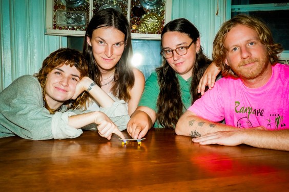 Sadurn – “Never Tell Me”