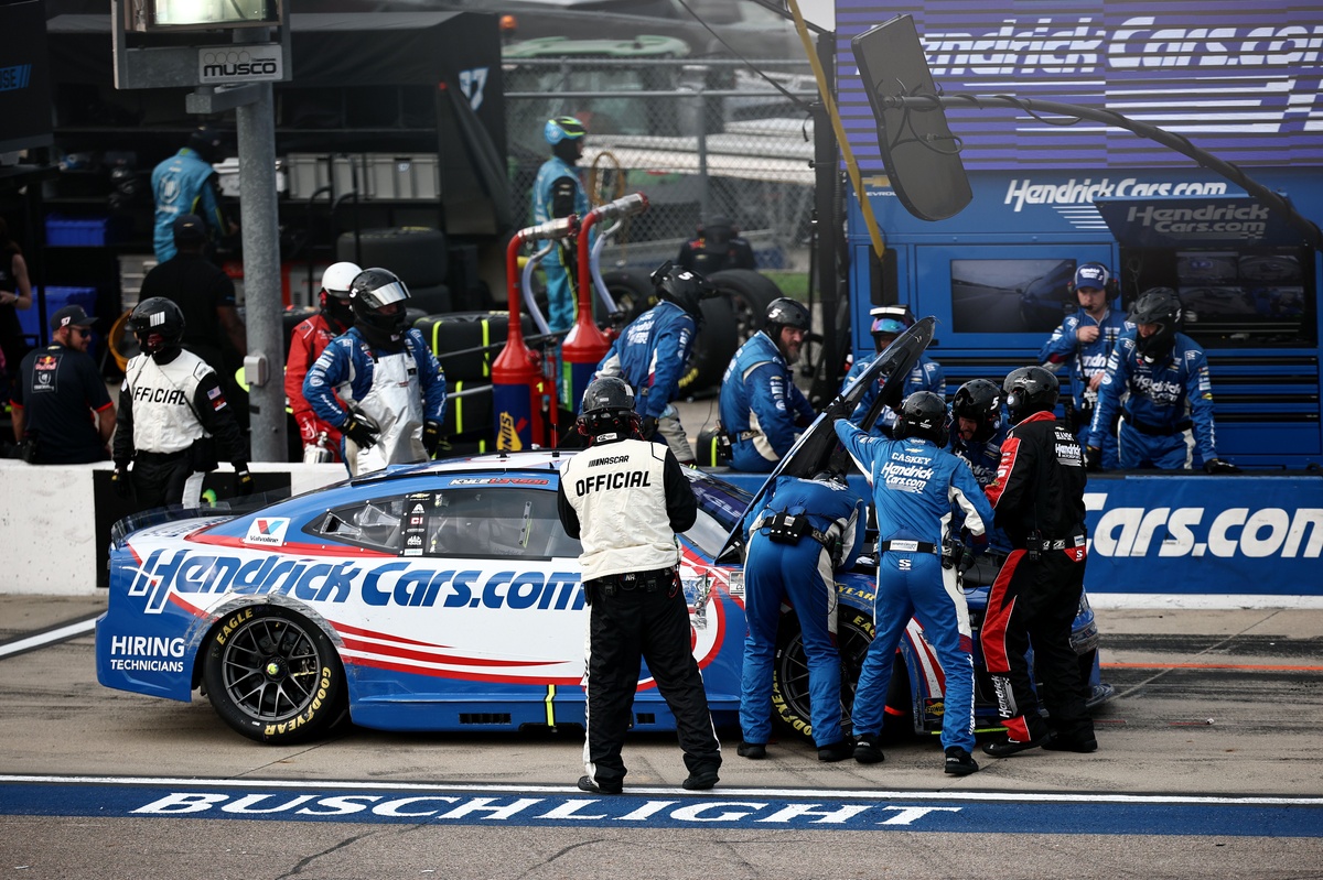 Kyle Petty on Hendrick Motorsports' struggles: ‘There’s no magic bullet’