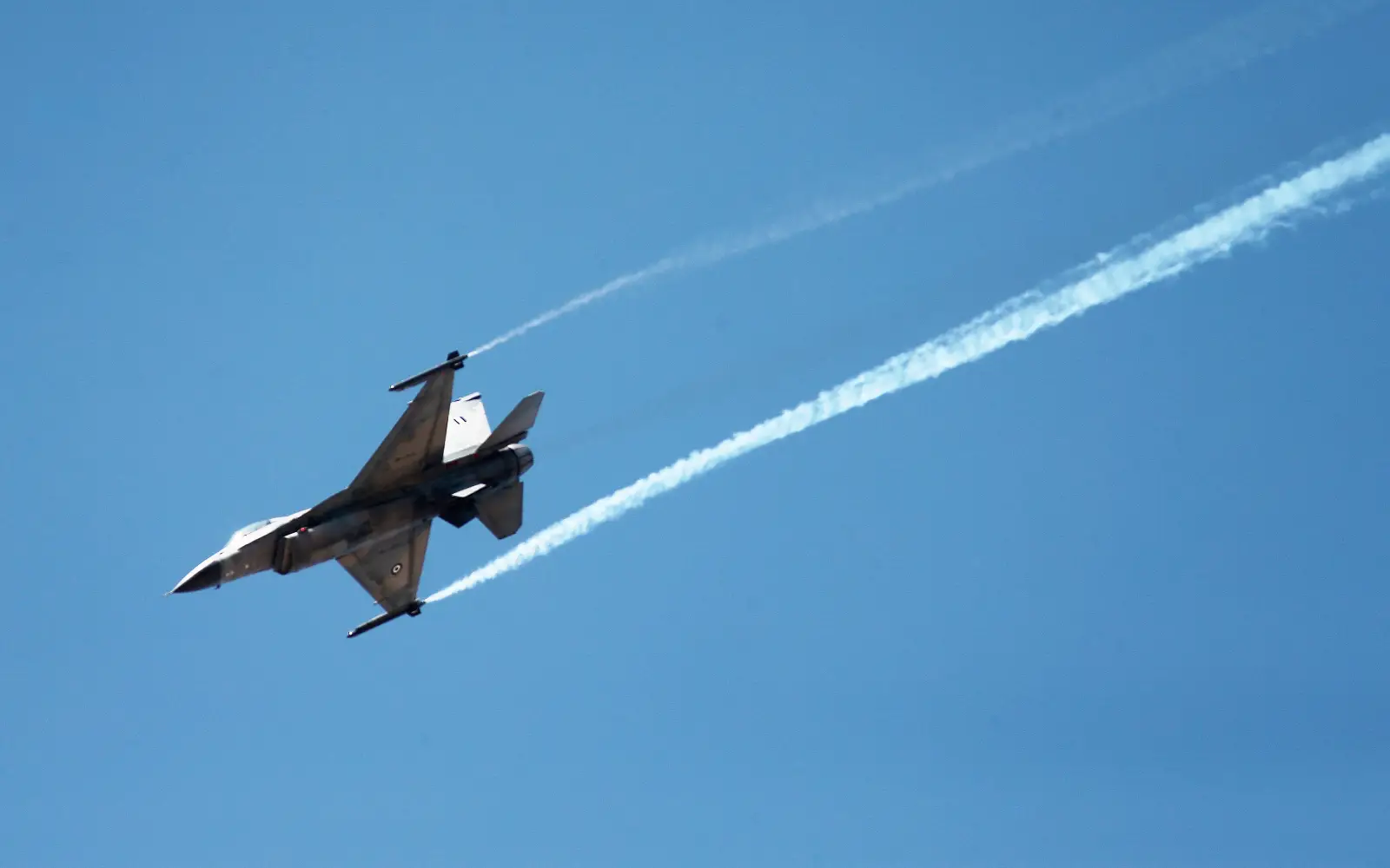 Turkish F-16 crashes after pilot ejects safely