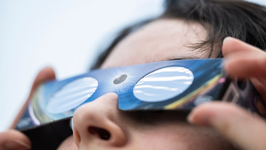 In the evening also in Germany: Partial solar eclipse has begun off Alaska's coast