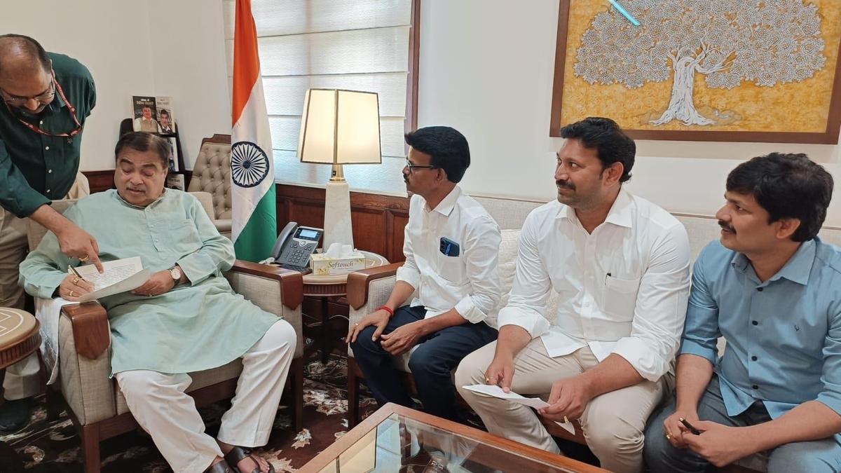 Develop Tirupati–Tiruvannamalai national highway, MPs urge Union Minister Gadkari