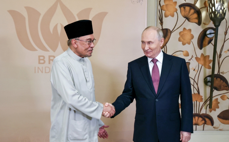 Anwar, Putin move to fast-track bilateral deals, improve direct air connectivity