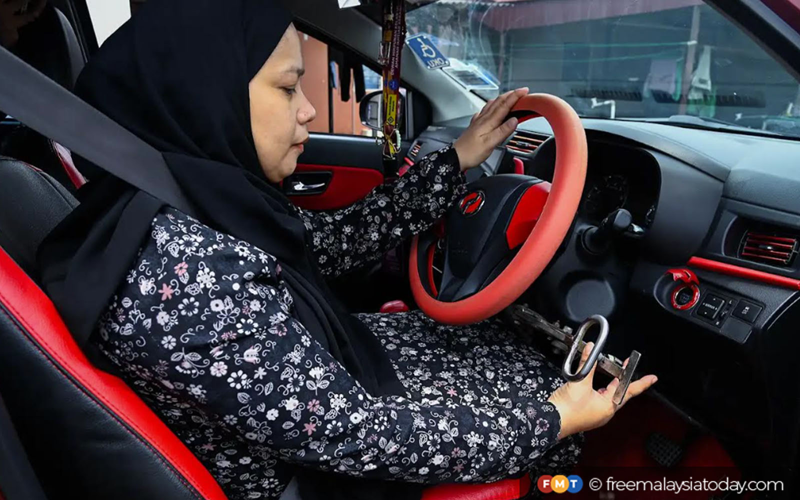 26 years paralysed, but Marziawati keeps moving forward