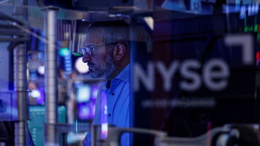 Stocks inch up, oil dips as traders eye US-Iran talks