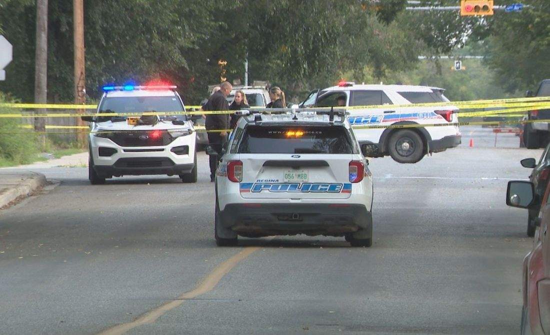 Woman faces murder charges in connection to deaths of 2 people in Regina: police