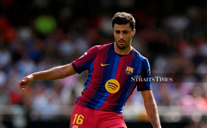 Sevilla defeat leaves Valencia rooted to bottom of La Liga