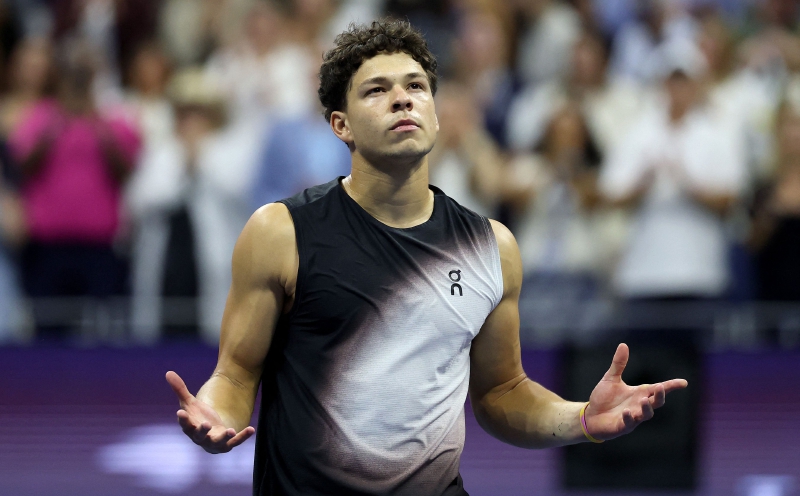 (UPDATED) Shelton powers past Tiafoe to book US Open title clash with Zverev