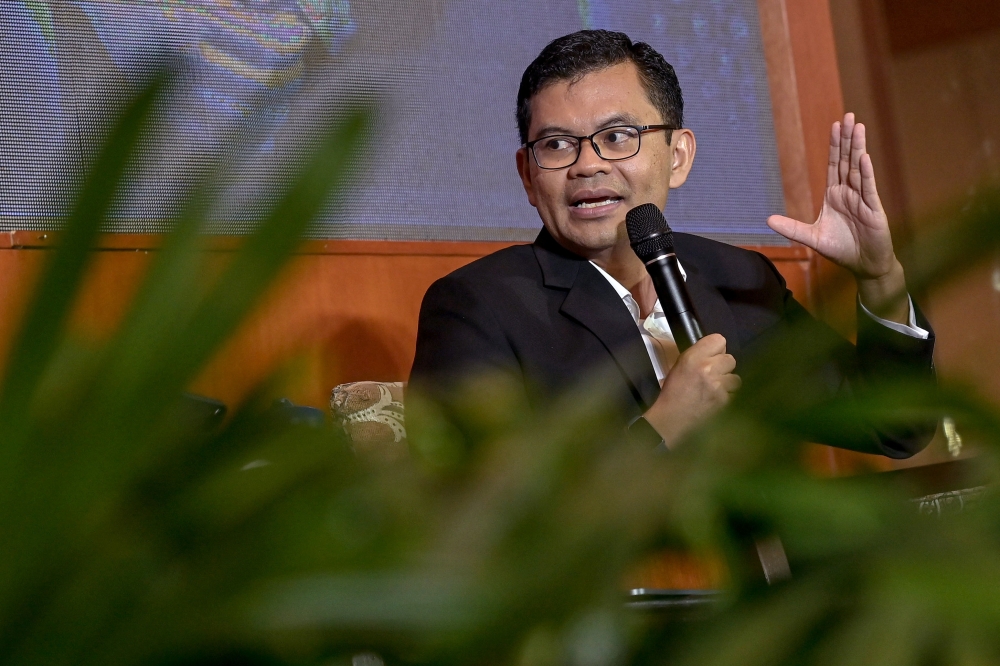 Economy minister says Malaysia to deepen renewable energy, connectivity ties with Indonesia, Thailand
