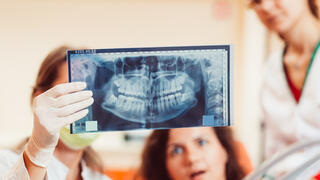 Her dentists pulled 2 teeth that didn’t need to go. Now they must pay