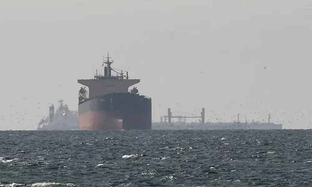 US limits air defence time slots for tankers sailing through Hormuz, reports