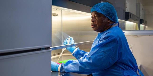 'Ebola is spreading at a speed we've never seen before,' co-discoverer of virus says