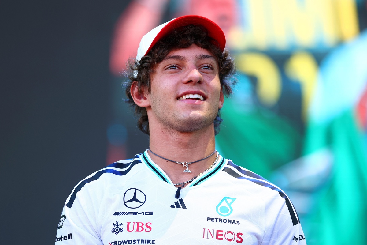 Kimi Antonelli "should be in a Ferrari" after Monza win, says Guenther Steiner