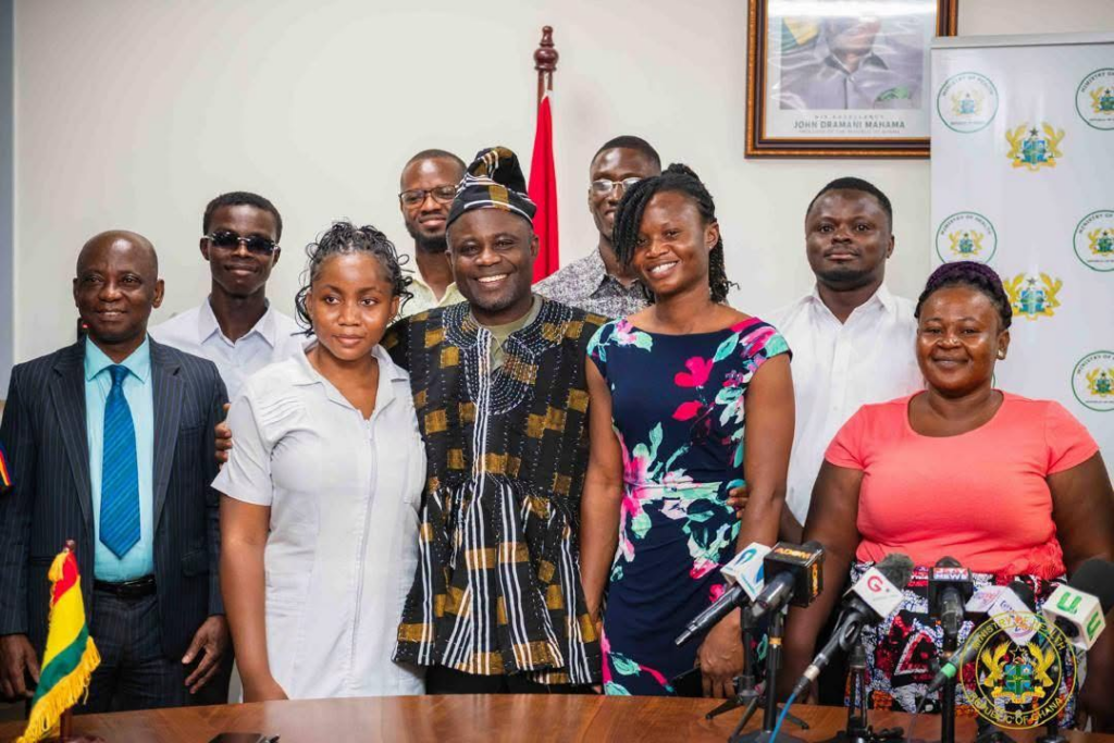 Coalition of Unpaid Nurses and Midwives commend Health Minister for clearing salary arrears