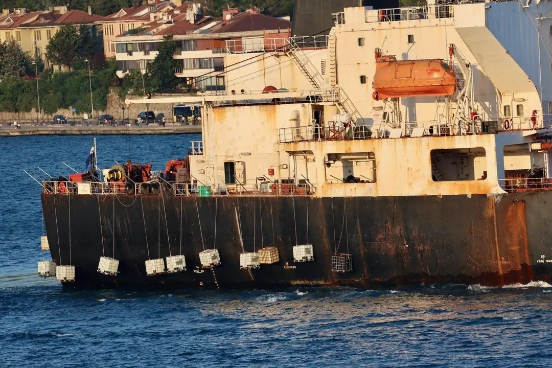 Russian ships in Black Sea use nets, cages, and World War-era camouflage against Ukrainian drones