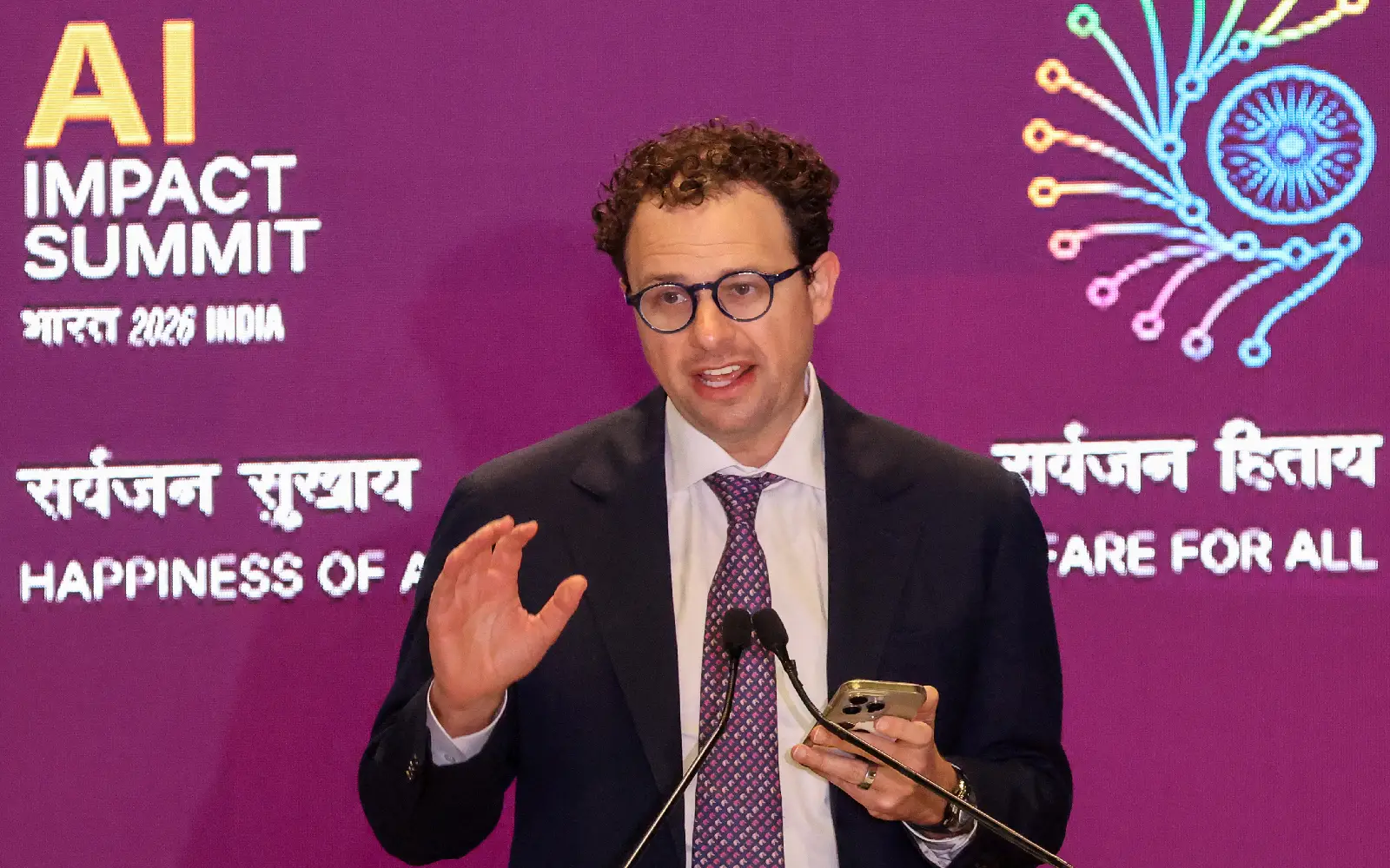 Anthropic boss calls for slowing pace of AI development