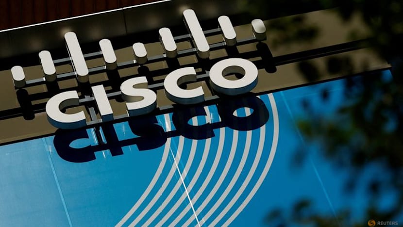 Cisco forecasts annual revenue above estimates on sustained AI spending